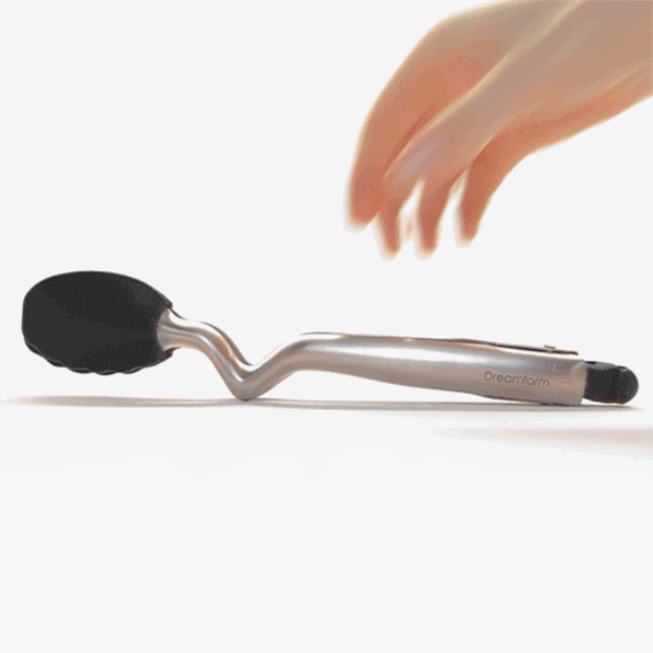 Dreamfarm Clongs Click-Lock Tongs That Keep Benches Clean
