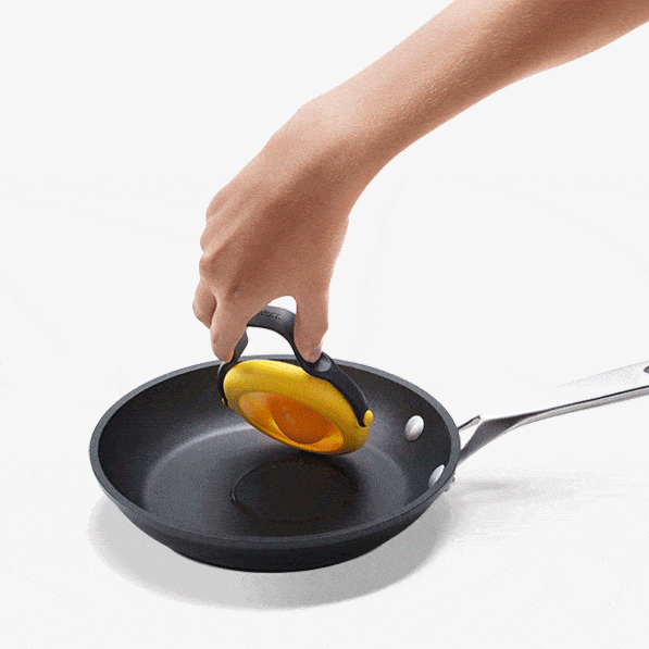 Dreamfarm Flegg Flip, Lift & Serve Over-Easy Eggs with Ease